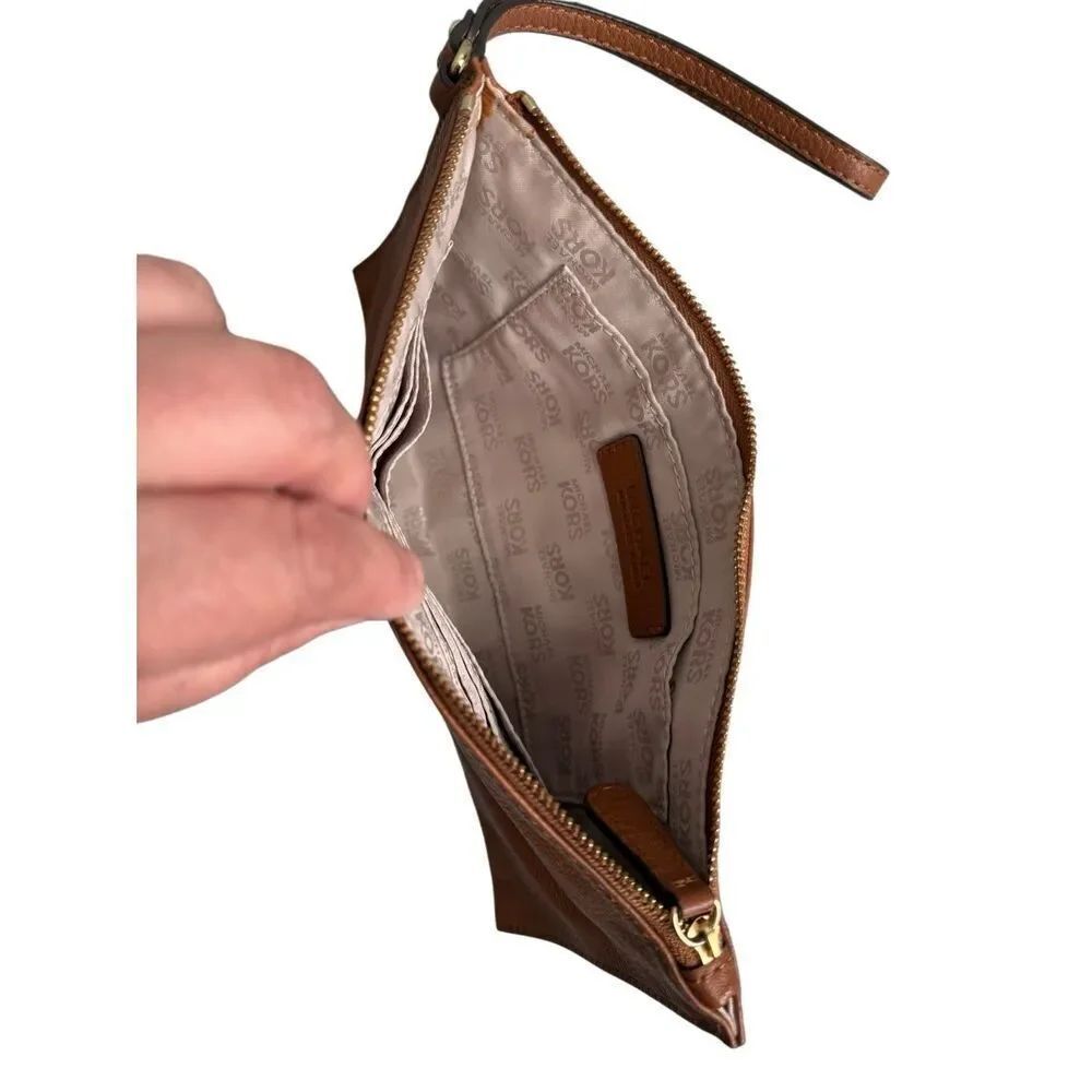 Michael Kors Womens Brown Fulton Pebbled Leather Zip Clutch Wristlet Size Large - Picture 8 of 9